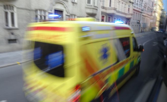 Под Прагой перевернулся автобус, три человека погибли