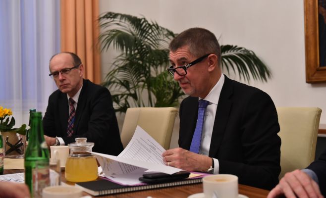 Премьер-министр попросил лишить его депутатской неприкосновенности