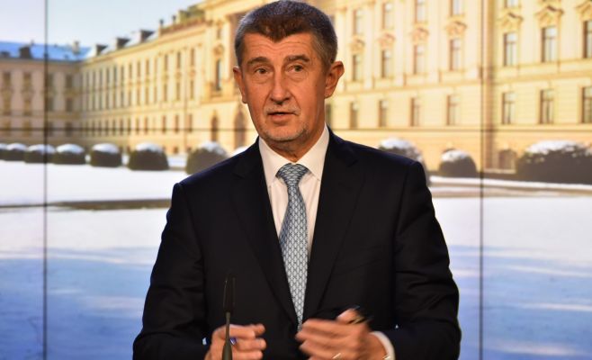 Бабиш заявил, что Чехия выступит против обязательного распределения квот на беженцев