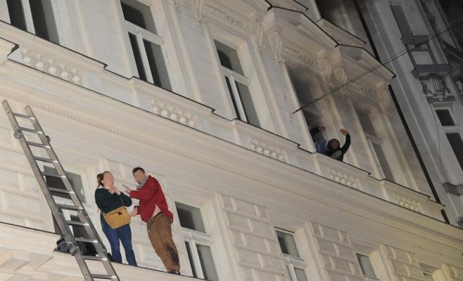 В центре Праги сгорел отель, четыре человека погибли