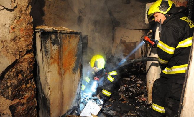 В центре Праги сгорел отель, четыре человека погибли