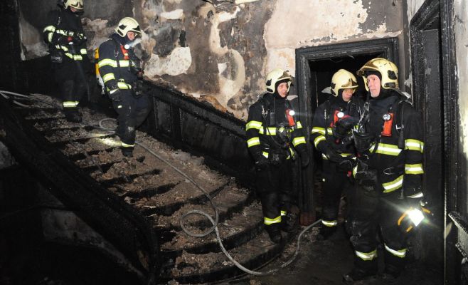 В центре Праги сгорел отель, четыре человека погибли