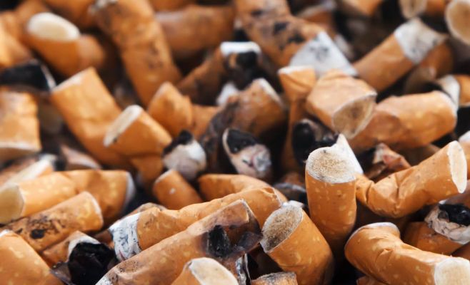 В Праге выписан первый штраф за курение в общественном месте