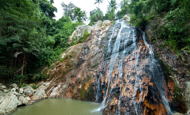 Чех погиб в Таиланде, желая сфотографироваться на обрыве водопада