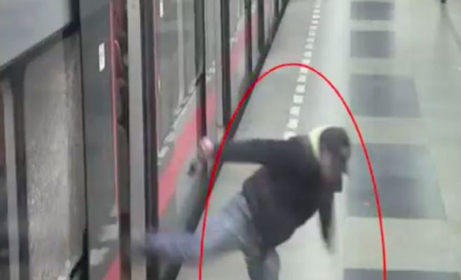 Задержан вандал, разбивший стекло поезда в метро