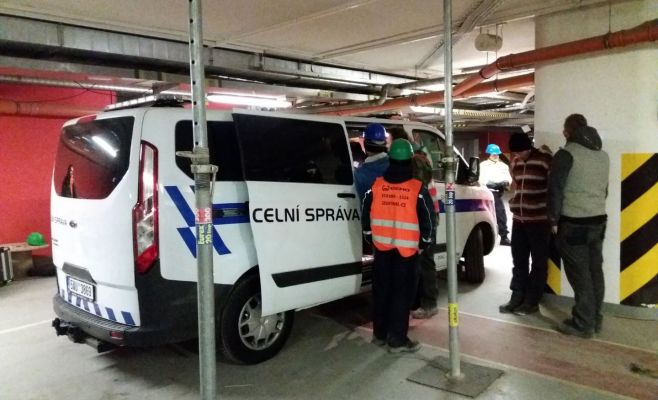 В Праге прошли массовые задержания нелегально трудоустроенных иностранцев