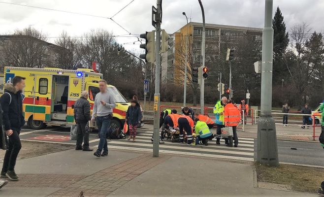 В Праге автомобиль сбил четырёх человек, двое мертвы