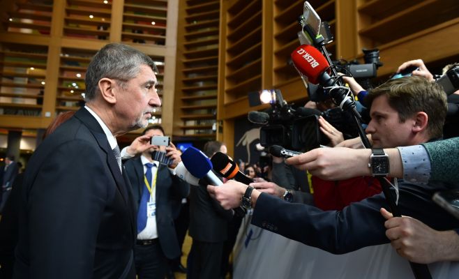 Чехия может выслать российских дипломатов на родину