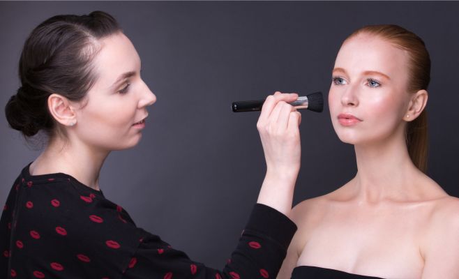 Выпускники пражской школы макияжа покоряют мир!