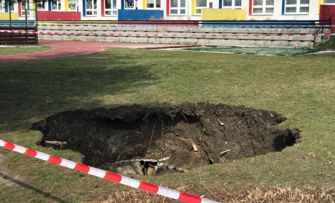 В Праге обвалилась крыша противоатомного убежища