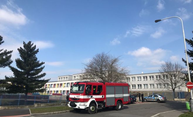 В Праге обвалилась крыша противоатомного убежища 