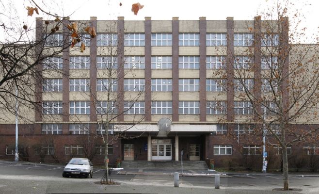 Неизвестный сообщил о бомбе в пражском ВШЭ