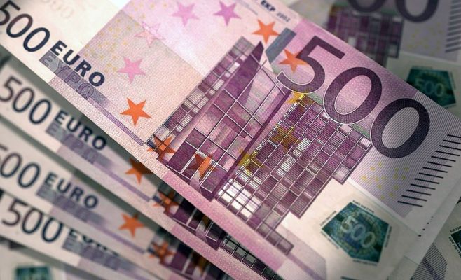 Чешская крона укрепляется: евро будет дешевле 25 крон