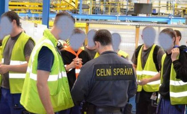 В Чехии прошла крупнейшая за этот год массовая проверка иностранцев: свыше 100 человек депортируют
