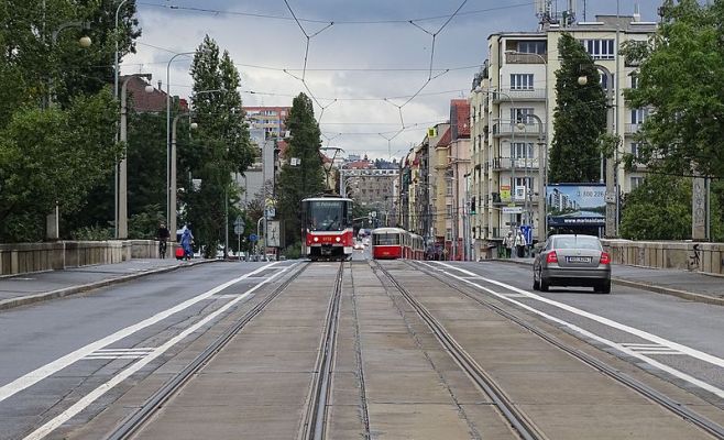 Снести, нельзя починить: Либенский мост уйдёт под землю