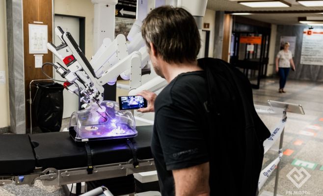 В Праге открыл двери новый центр роботизированной хирургии