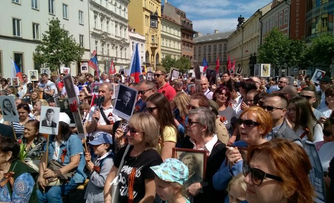 В Праге прошло шествие «Бессмертного полка»