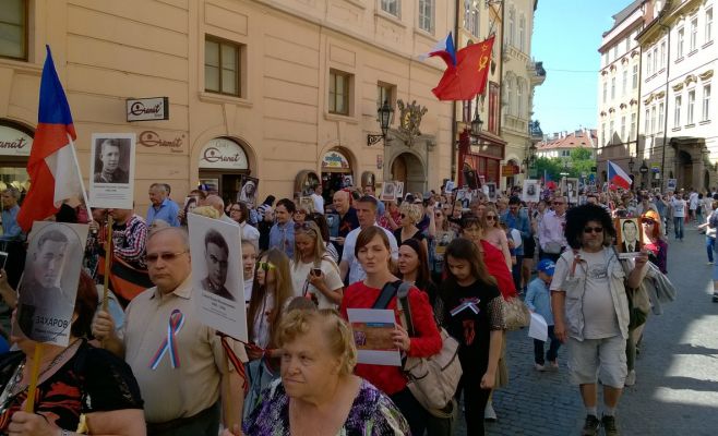 В Праге прошло шествие «Бессмертного полка»