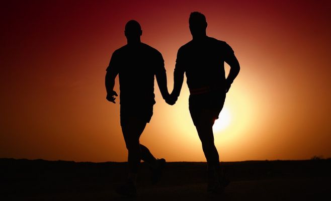 Переломный момент: суд признал двух геев родителями ребёнка