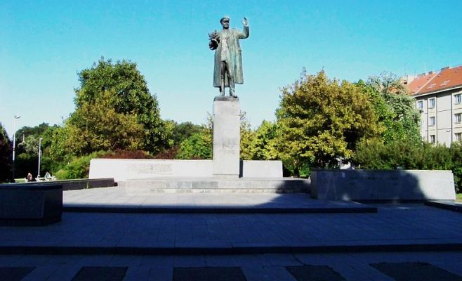 Представлен окончательный текст таблички на памятнике Коневу в Праге