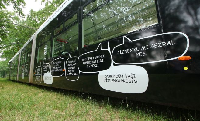 Фото: трамвай «Оправданий», курсирующий по Праге