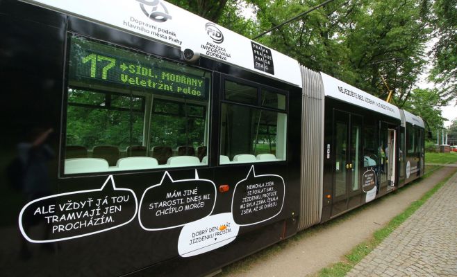 Фото: трамвай «Оправданий», курсирующий по Праге