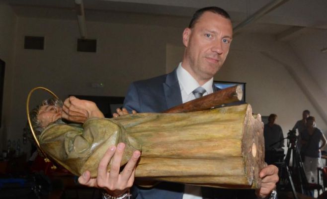 Не все тайны раскрыты: в фигуре апостола пражского орлоя обнаружено послание