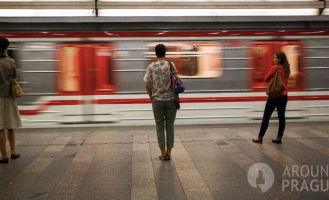 Поезда 4 дня не будут ездить между станциями «Качеров» и «Пражскего Повстани»