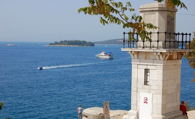 Сотни тысяч чехов едут отдыхать в Хорватию, но дёшево ли это? Обзор цен на отдых, жильё и еду