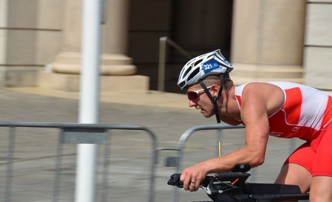 Из-за триатлона в центре Праги в выходные дни ограничат движение автомобилей и общественный транспорт