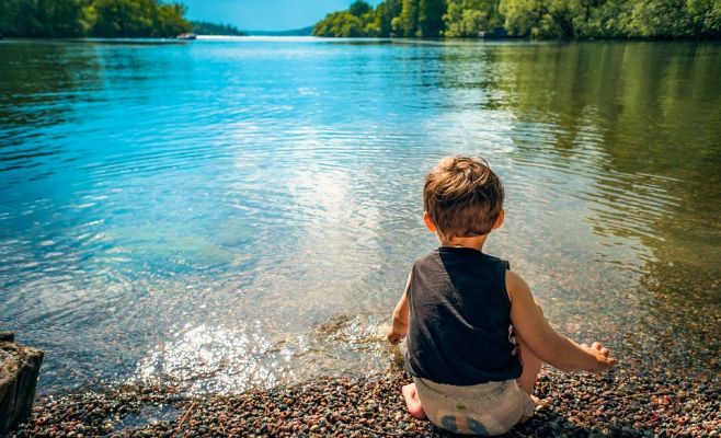 Два 7-летних мальчика утонули в озере Лгота