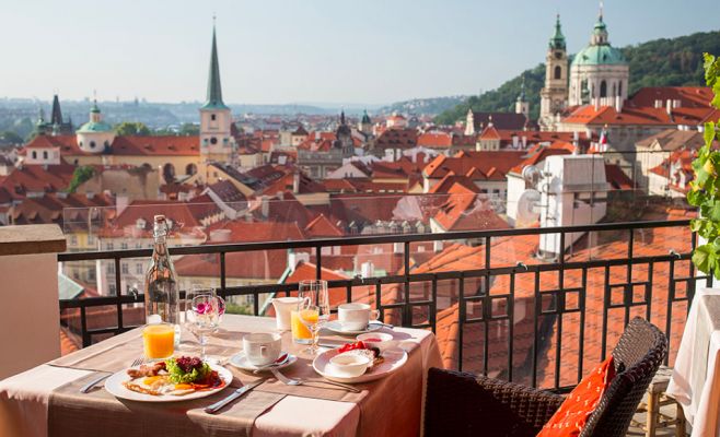 Топ-10 ресторанов Праги с шикарным видом на город