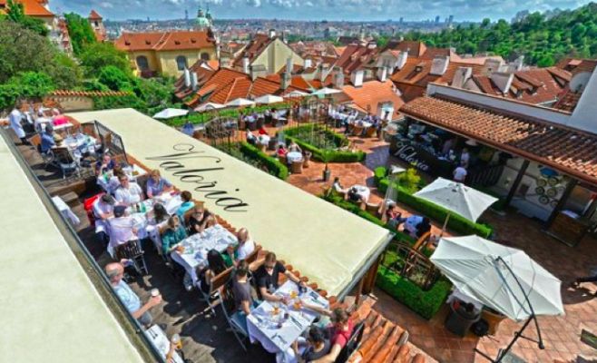 Топ-10 ресторанов Праги с шикарным видом на город