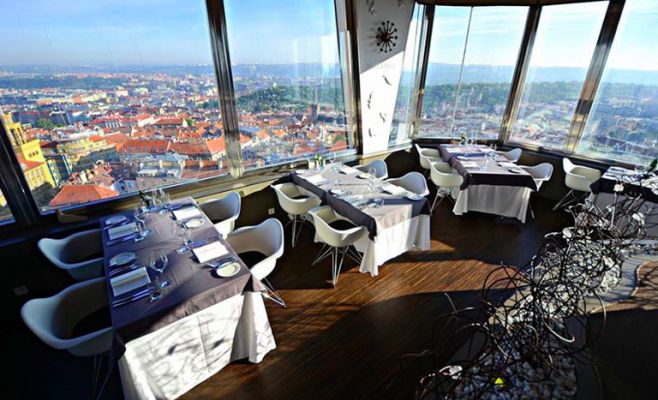 Топ-10 ресторанов Праги с шикарным видом на город