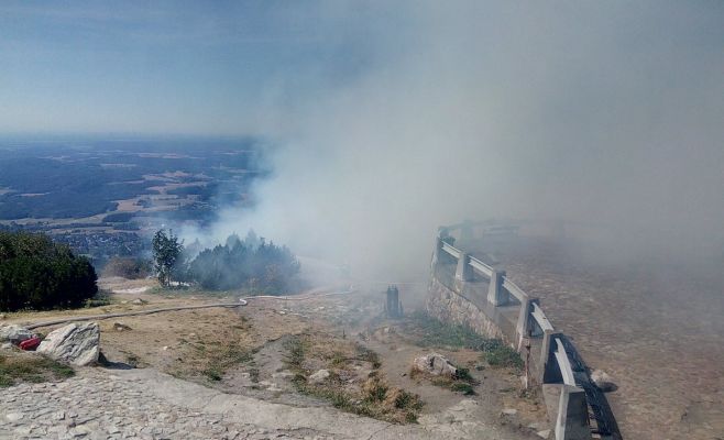 В Чехии горел лес на горе Йештед