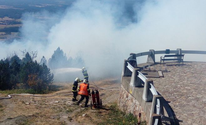 В Чехии горел лес на горе Йештед