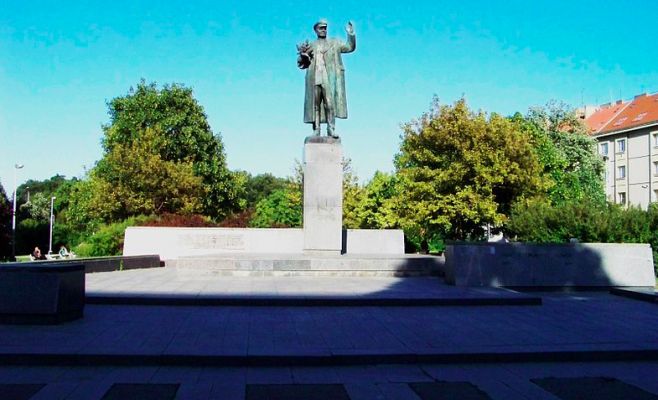Новый текст на пражском памятнике советскому маршалу Коневу был раскритикован коммунистами