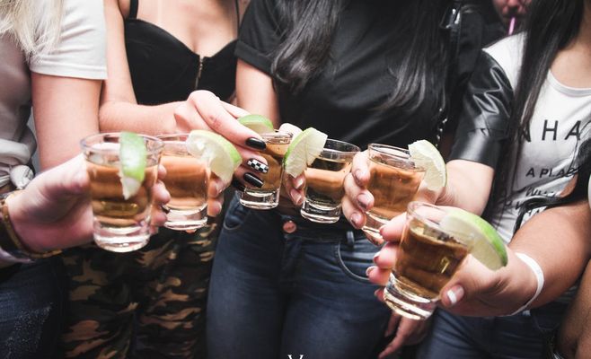 Каждая десятая чешка имеет проблемы со здоровьем из-за постоянного употребления алкоголя