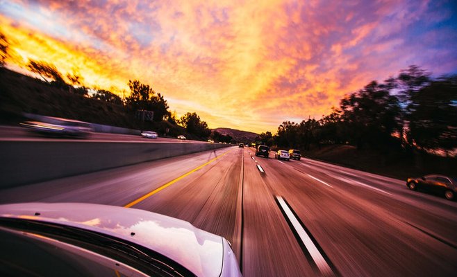 Как должны водители создавать «спасательный коридор» для служб спасения?