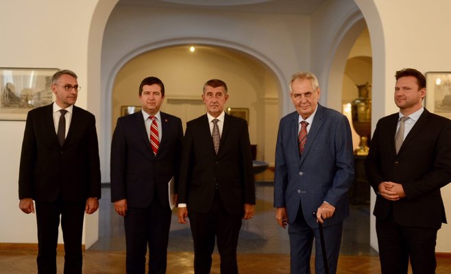 Ведущие политики Чехии встретились с президентом, но поддерживать отмену антироссийских санкций не захотели