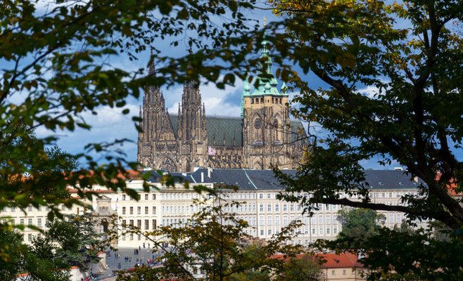 Капсулы с посланием для будущих поколений, монетами и газетами обнаружили в Пражском Граде