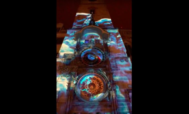 Видео: открытие часов Орлой и световое шоу на Староместской башне