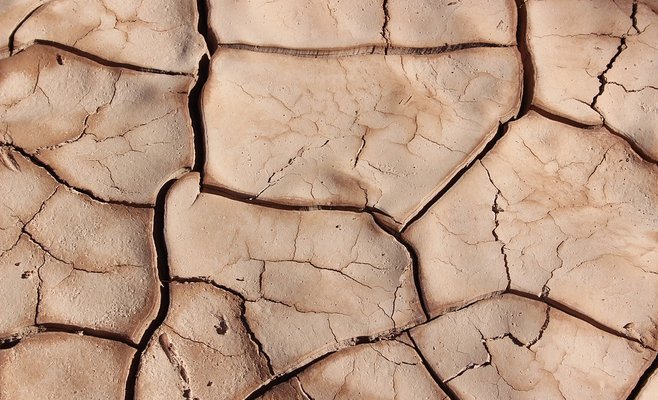 Из-за экстремально сухого климата в Чехии разрушаются дома