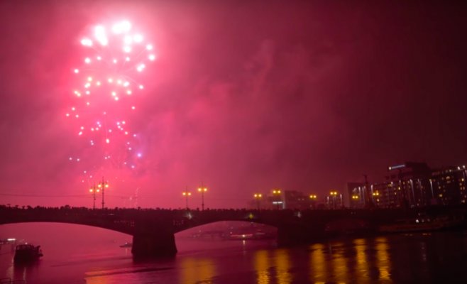 Видео: фейерверк в Праге по случаю 100-летия Чехословакии