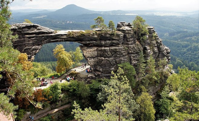 В Чешской Швейцарии ввели запрет на перемещение вне «туристических троп»