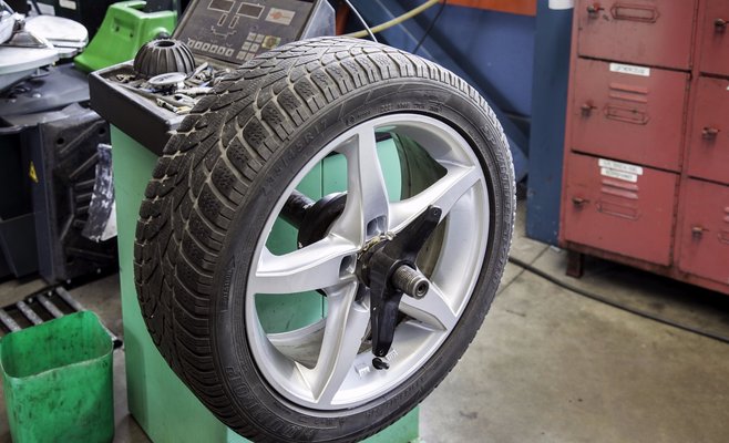 Водителям, которые до сих пор не «переобулись», грозят штрафы