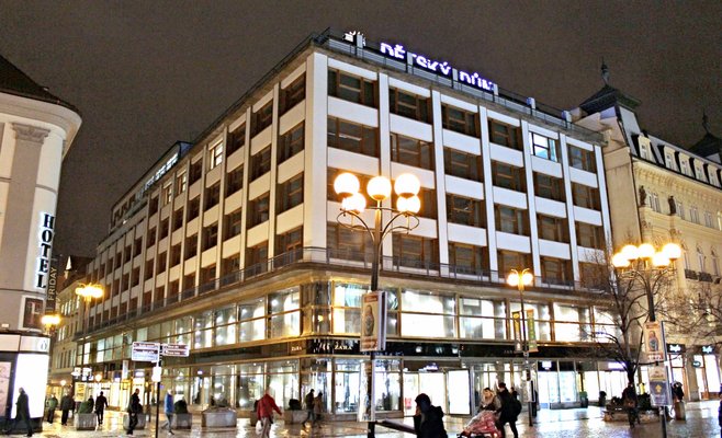 Пражская ул. На Пршикопе попала в рейтинг 20 самых дорогих улиц мира