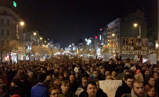 В центре Праги проходит демонстрация за отставку премьер-министра Чехии