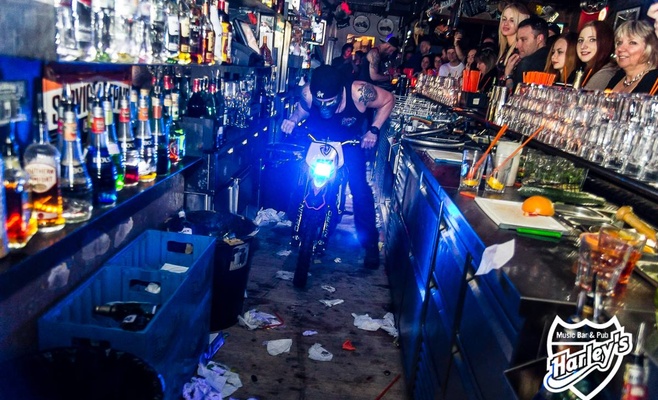 Harley's Cocktail & Music Bar