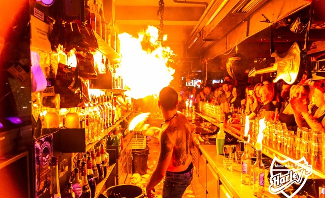 Harley's Cocktail & Music Bar